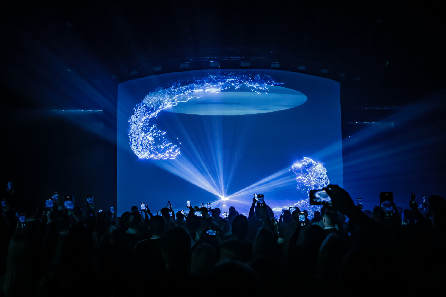 Mercedes-EQ — EQS Premiere